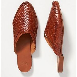 Beek Slides NWOT size 7